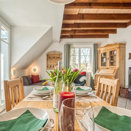 Alte Reihe 9 Haus Am Wind 6 *